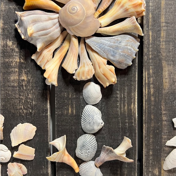 SeaShell Flower Coastal Theme Beach Decor Wall Hanging Wood Pallet Shell Art - Picture 4 of 13